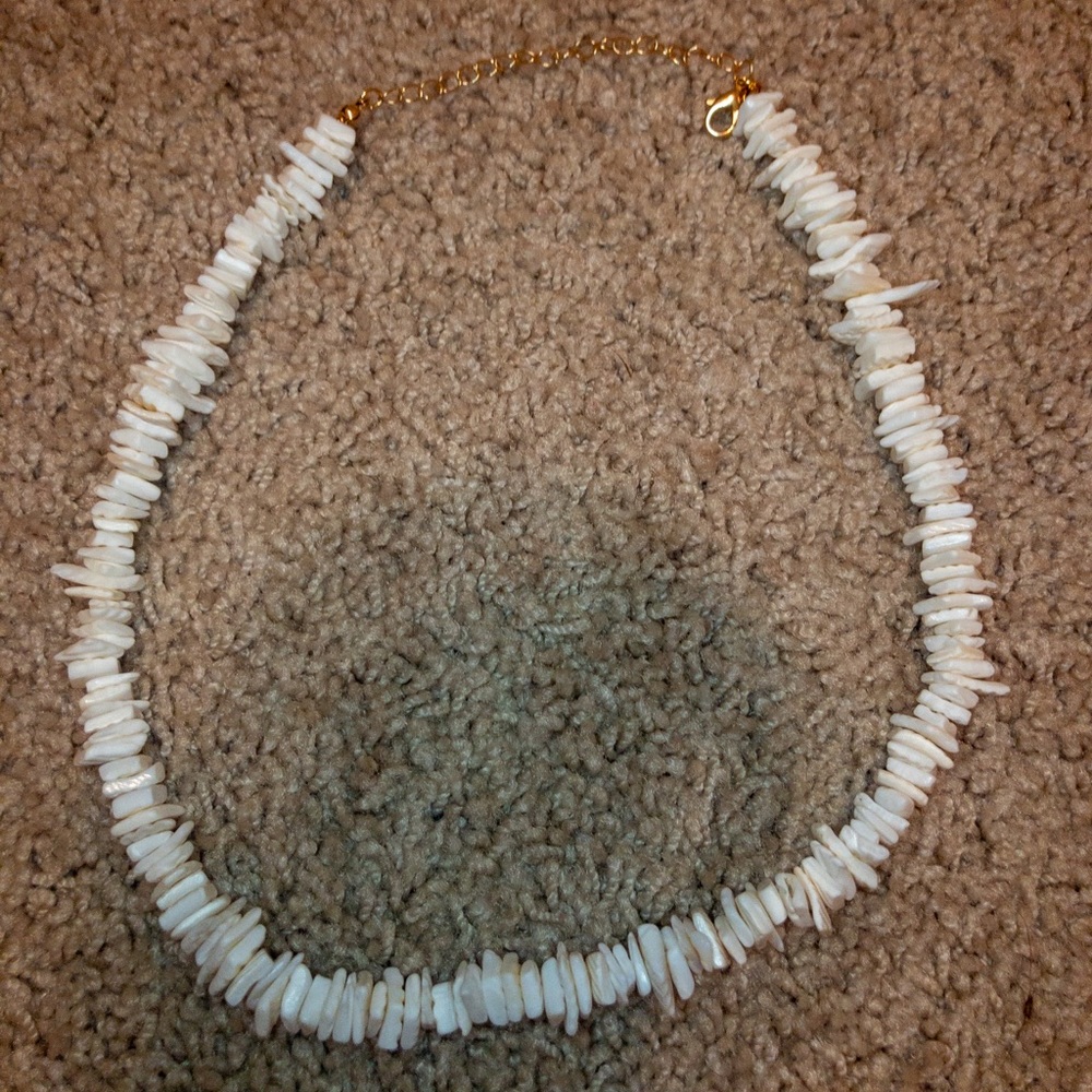 Cute Hawaiian White Puka Shell Necklace 🐚
